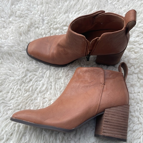 VIONIC LYSSA ANKLE BOOT SIZE 6.5. - Picture 4 of 12